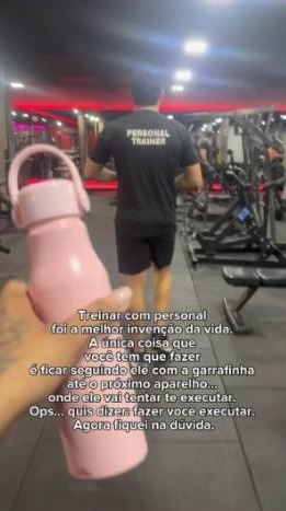Reel do personal trainer e a garrafinha rosa